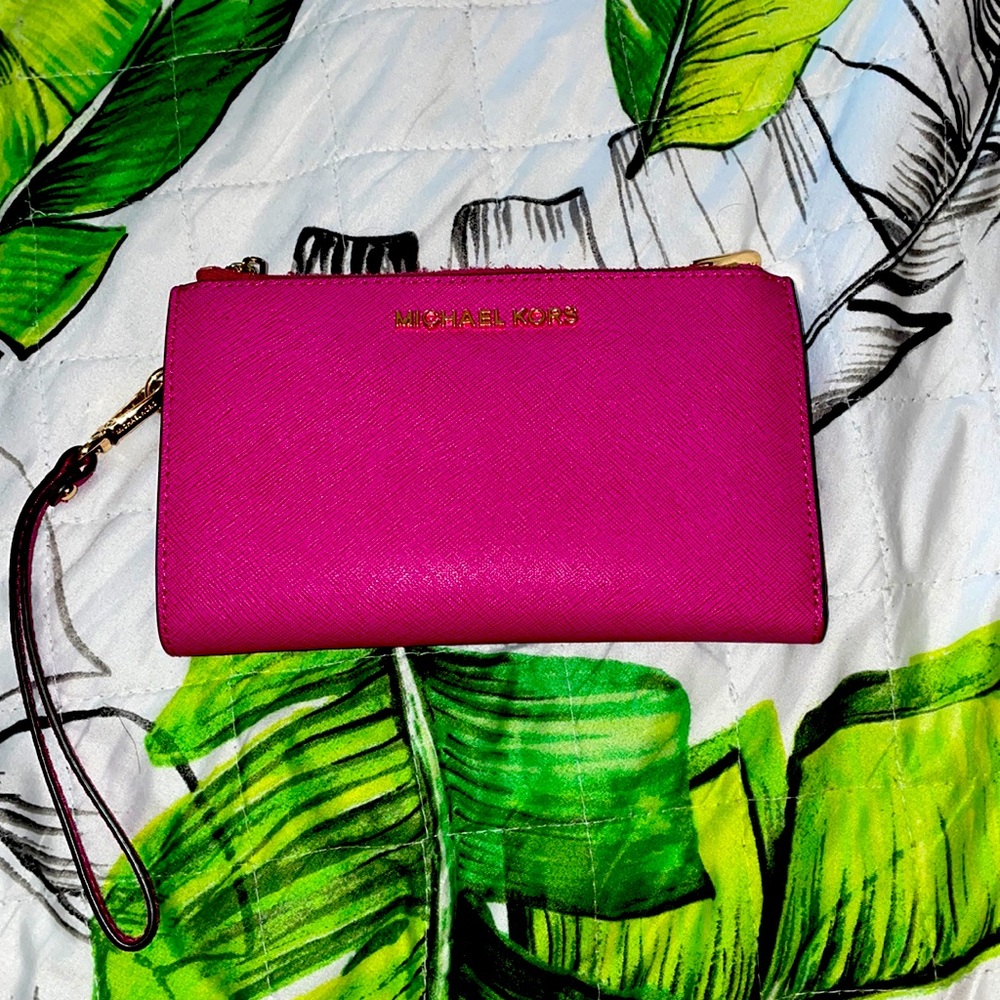Michael kors Wristlet